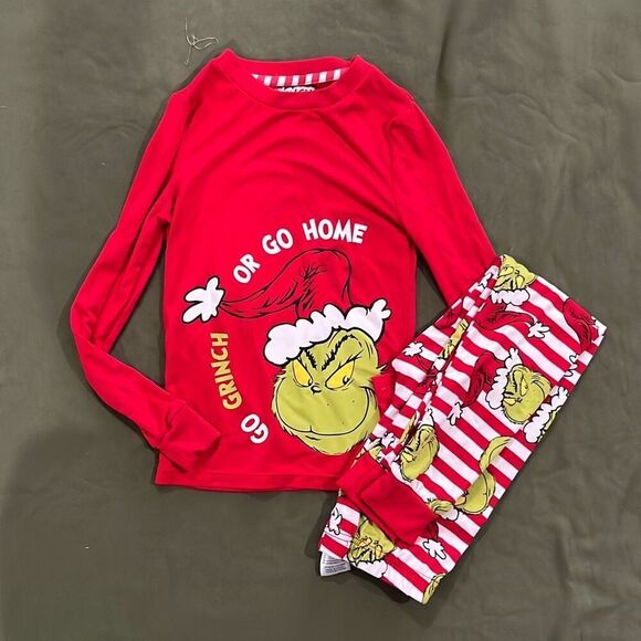 Dr. Seuss Who Stole Christmas PJs (8) - Picture 1 of 3